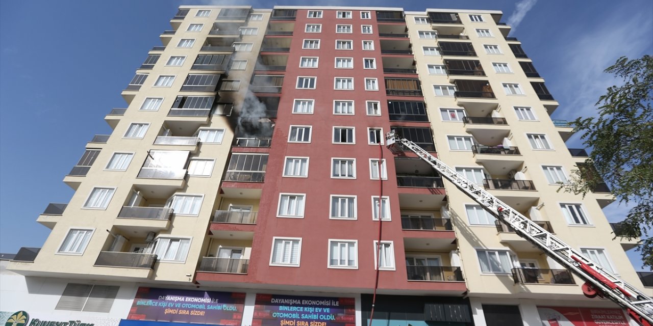 GÜNCELLEME - Bursa'da 10 katlı apartmanda çıkan yangın söndürüldü