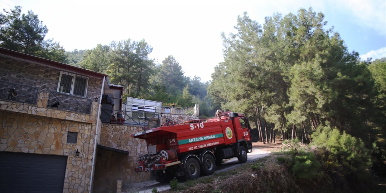 Alanya'da çıkan orman yangını kontrol altına alındı