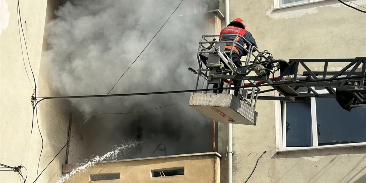 Sakarya'da yangın çıkan ev kullanılmaz hale geldi