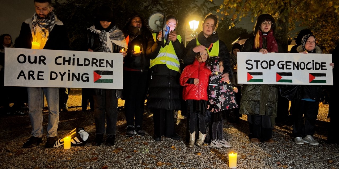 Hollanda'da anneler, Gazze'de öldürülen çocuklar için yürüdü