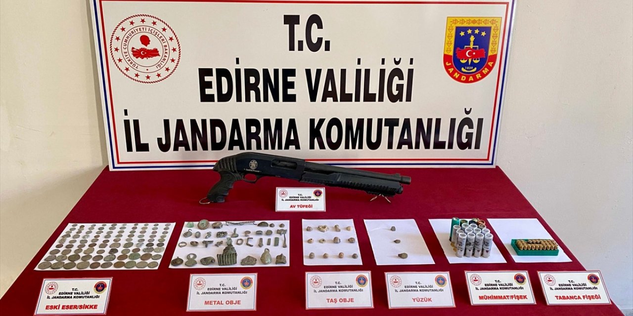 Edirne'de bir evde 178 tarihi obje ele geçirildi