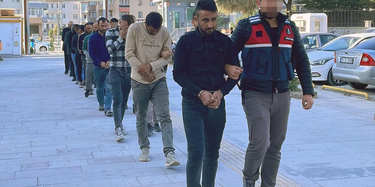 Niğde'de uyuşturucu operasyonunda 21 zanlı yakalandı