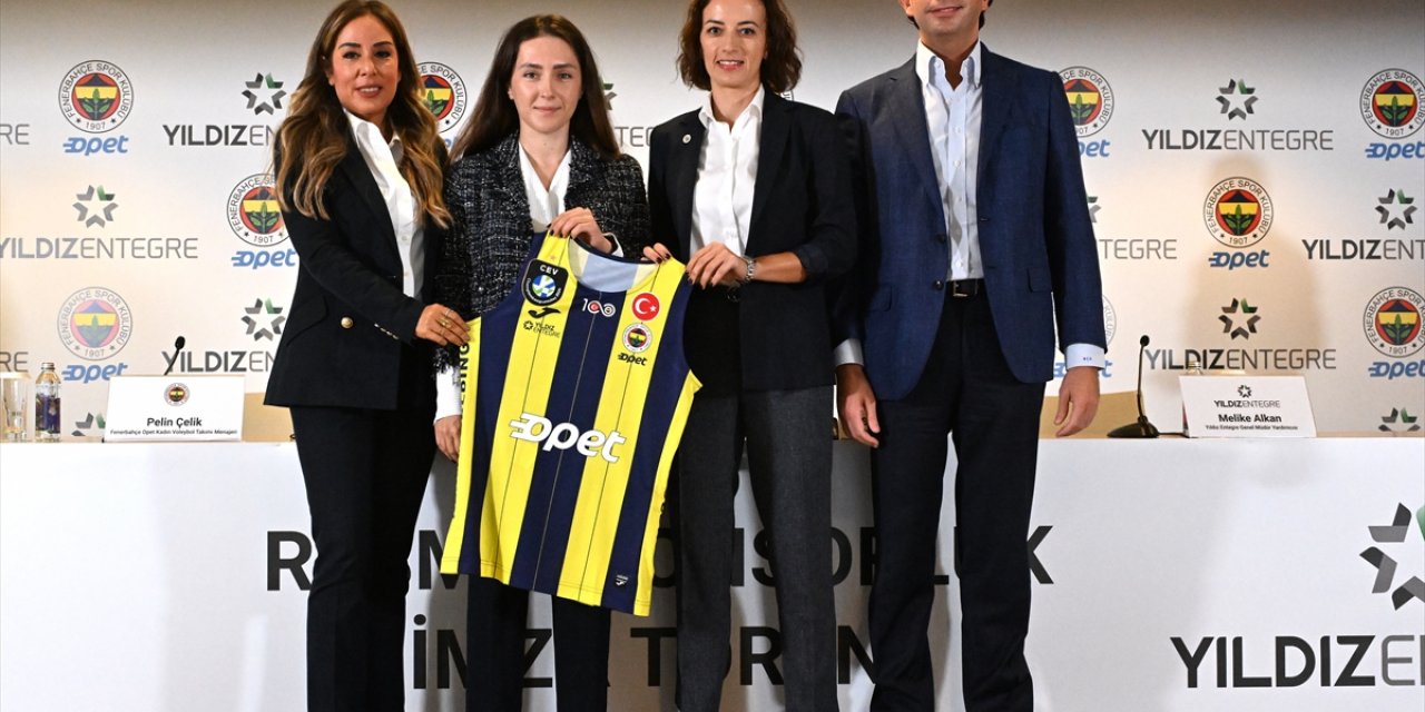 Fenerbahçe Opet Kadın Voleybol Takımı'nın forma sponsoru Yıldız Entegre oldu