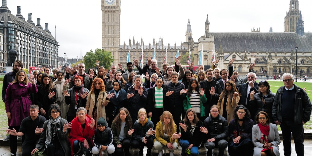 Gazze'de hayatını kaybeden çocuklar Londra'da anıldı