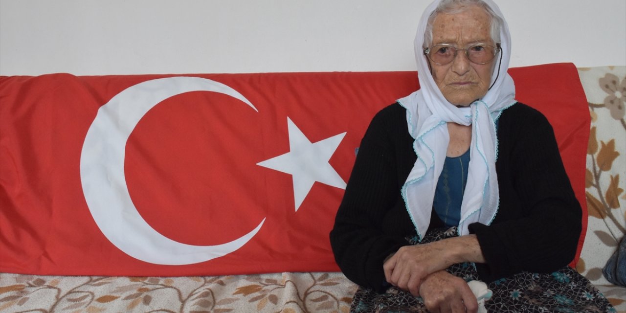 CUMHURİYET'İN 100. YILI - Havva nine Cumhuriyet ile yaşıt olduğu için mutlu ve gururlu