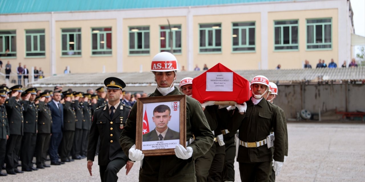 Edirne'de askeri araç kazasında şehit düşen Uzman Çavuş Merzifonluoğlu'nun naaşı, memleketi Çankırı'ya uğurlandı