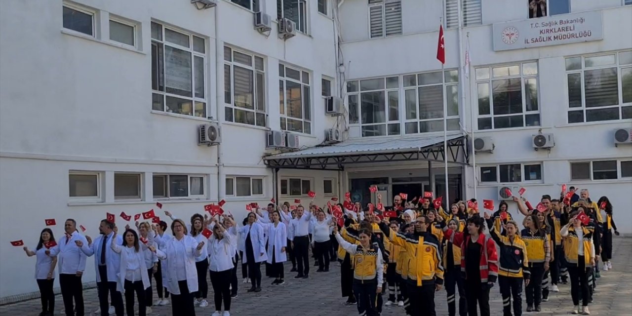 Kırklareli'nde sağlık çalışanları Cumhuriyet'in 100. yılı için koreografi yaptı