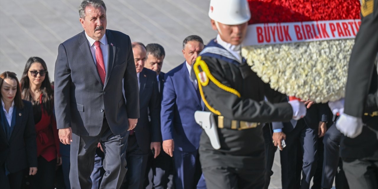 BBP Genel Başkanı Destici, Anıtkabir'i ziyaret etti