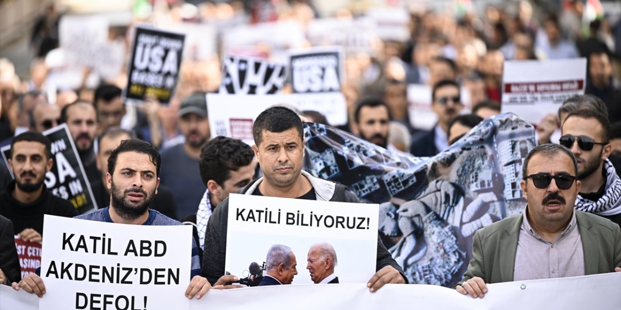 Ankara'daki bazı STK üyeleri ABD Büyükelçiliği önünde İsrail'i protesto etti