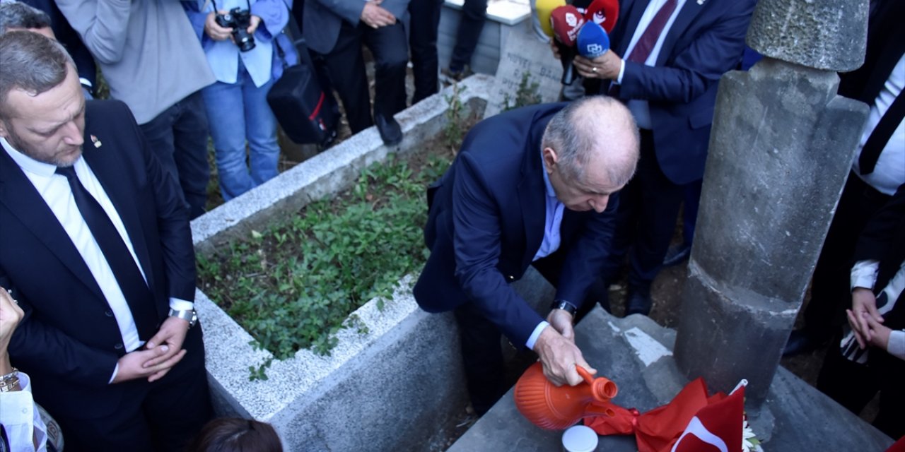 Zafer Partisi Genel Başkanı Özdağ, Kurtuluş Savaşı komutanlarından Albay Ali Rıza Bey'in mezarını ziyaret etti