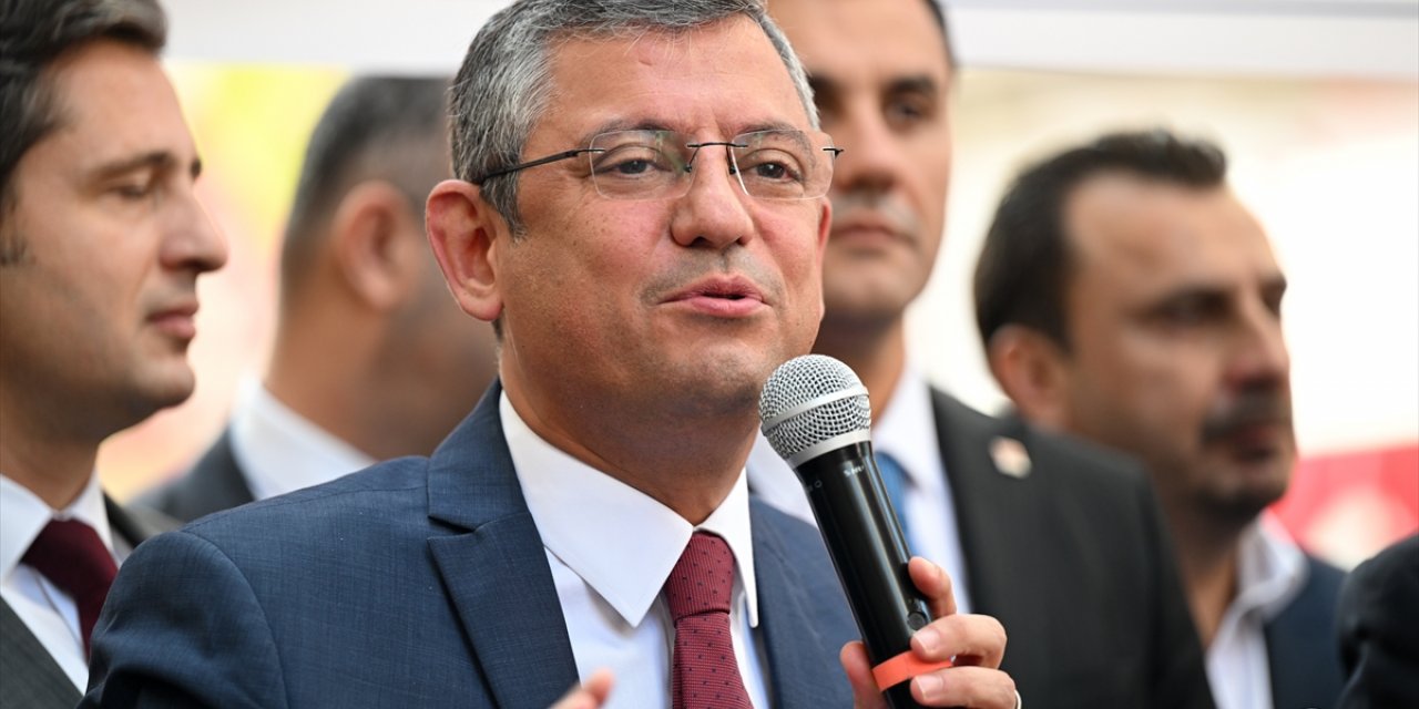 CHP Genel Başkan adayı Özel, İzmir'de partililerle bir araya geldi: