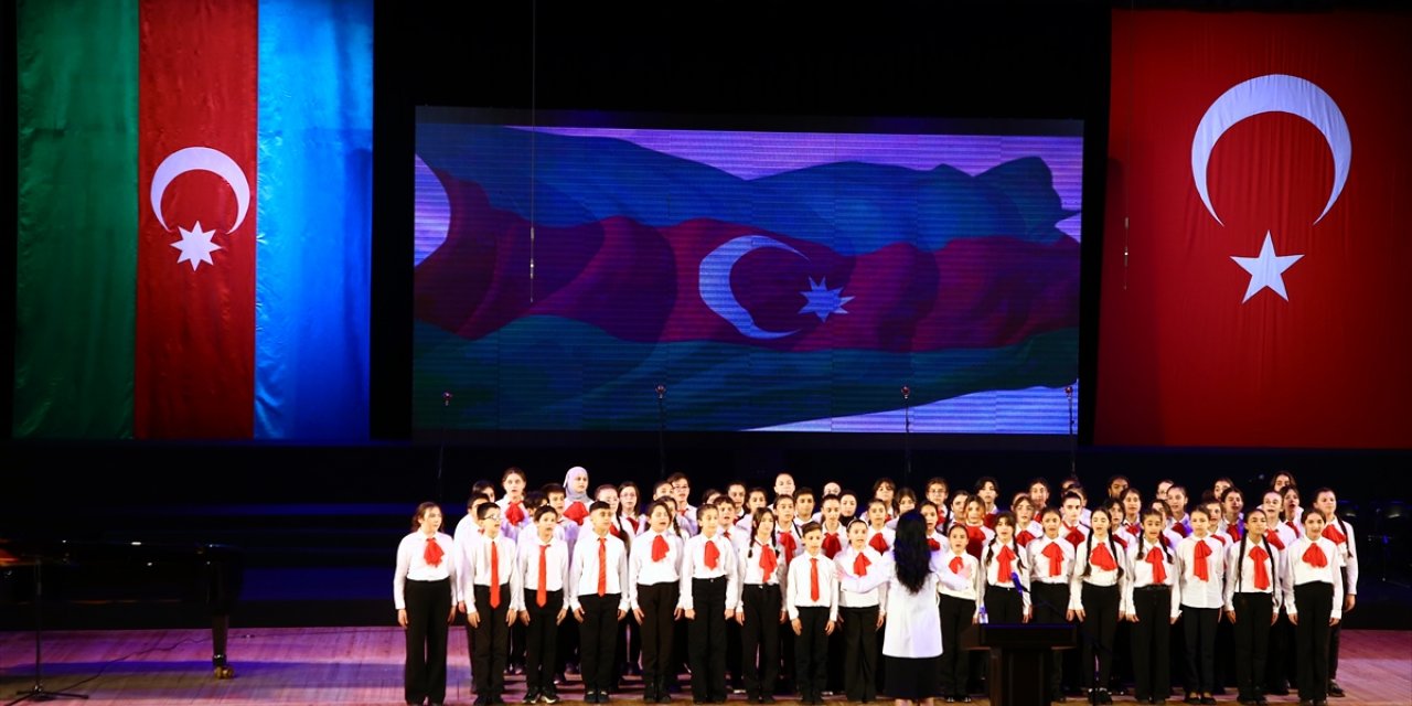 Azerbaycan'da, Türkiye Cumhuriyeti'nin 100'üncü yılı kutlandı