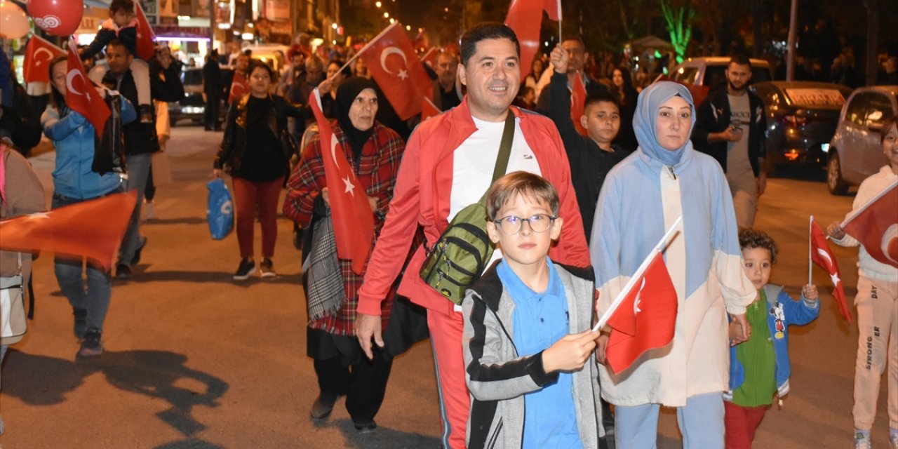 Afyonkarahisar'da fener alayı düzenlendi