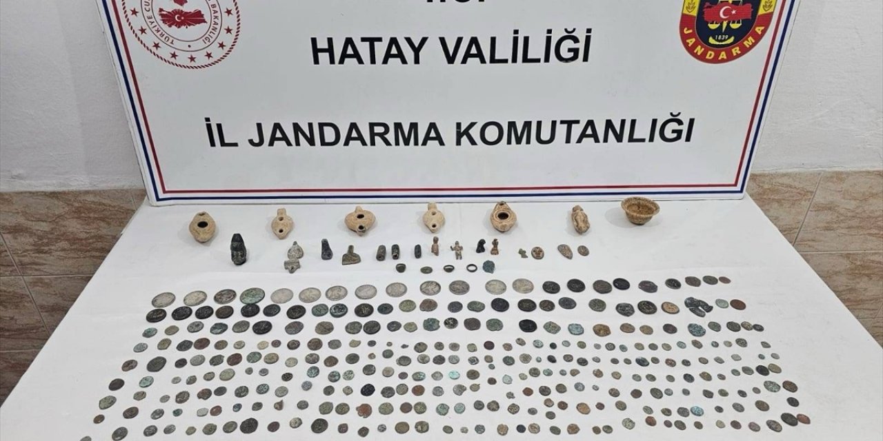 Hatay'da evinde tarihi eser, silah ve mühimmat bulunan zanlı tutuklandı