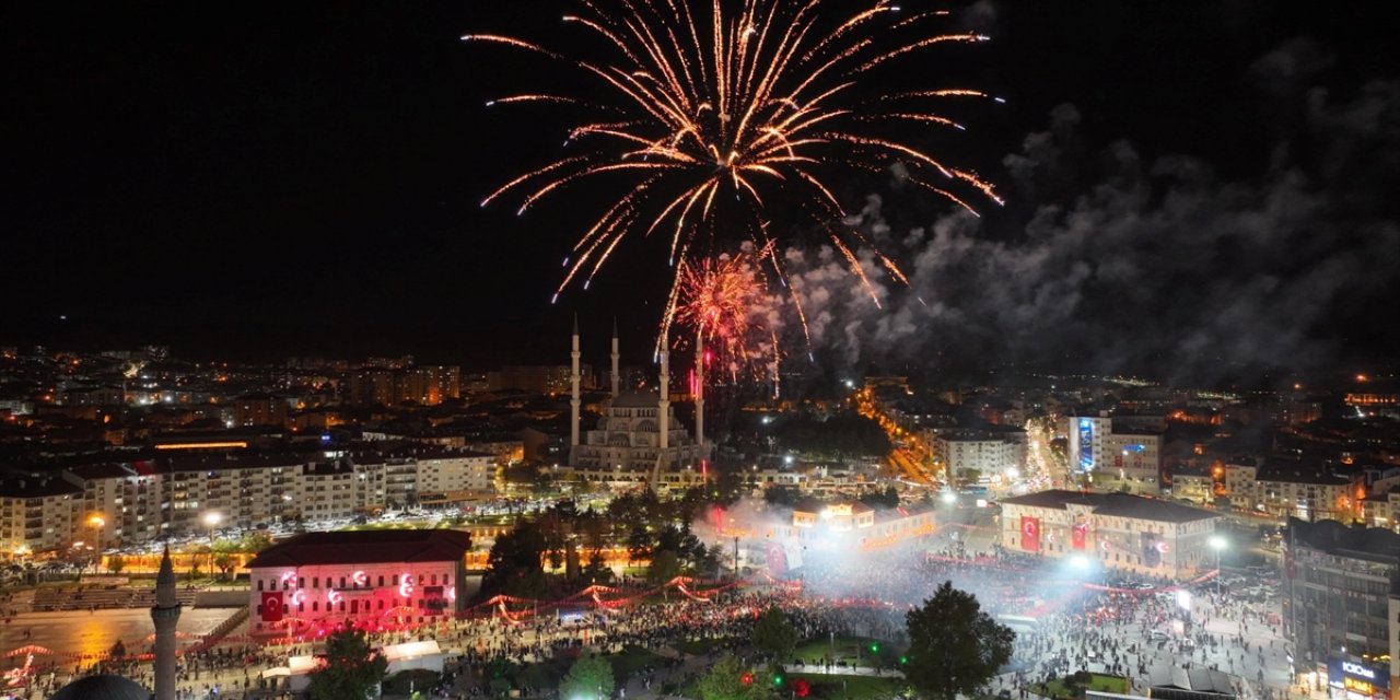 Sivas'ta Cumhuriyet'in 100. yılı kutlanıyor