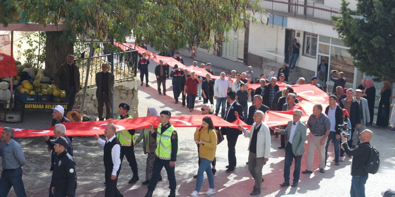 Ankara Haymana'da Cumhuriyet Bayramı 4 bin 447 metrelik Türk bayrağıyla kutlandı