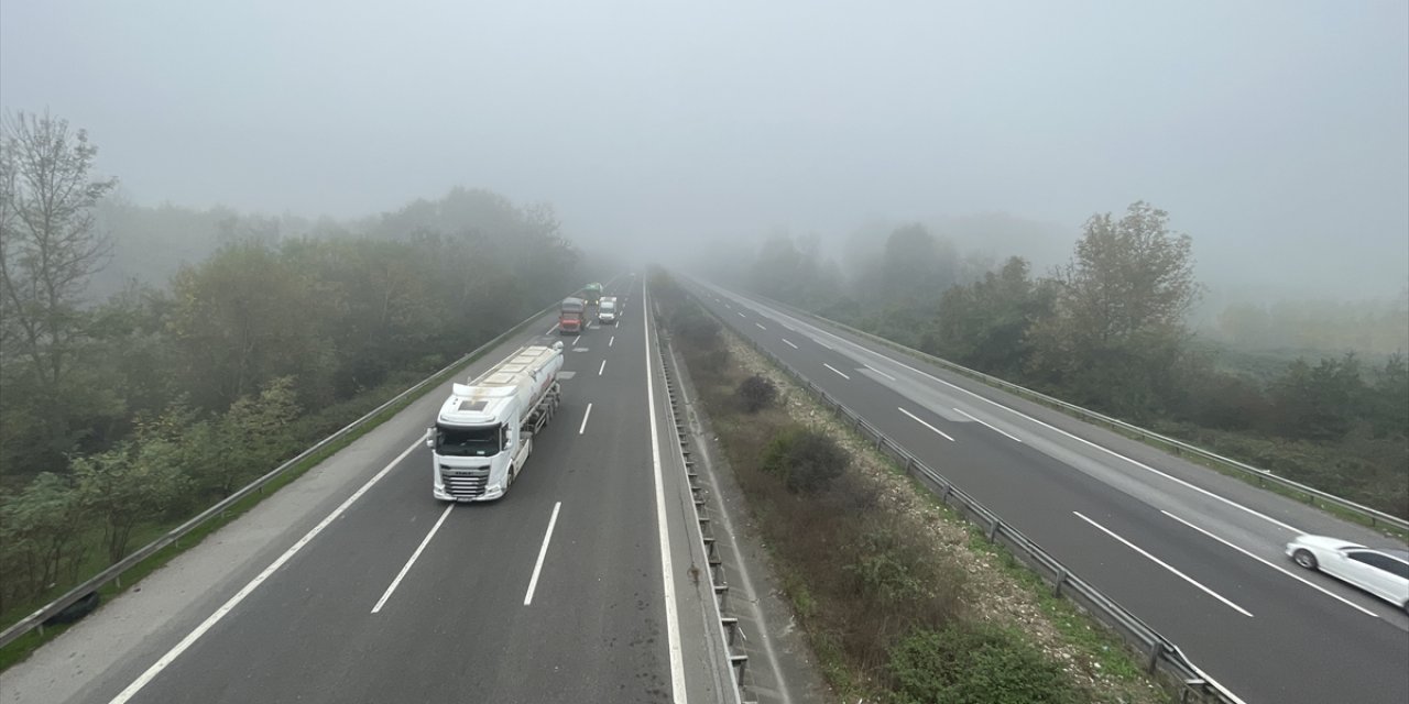 Düzce ve Bolu'da sis etkili oldu