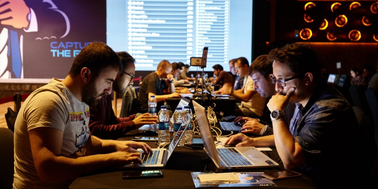 Beyaz şapkalı hackerlar, STM CTF'de yarıştı