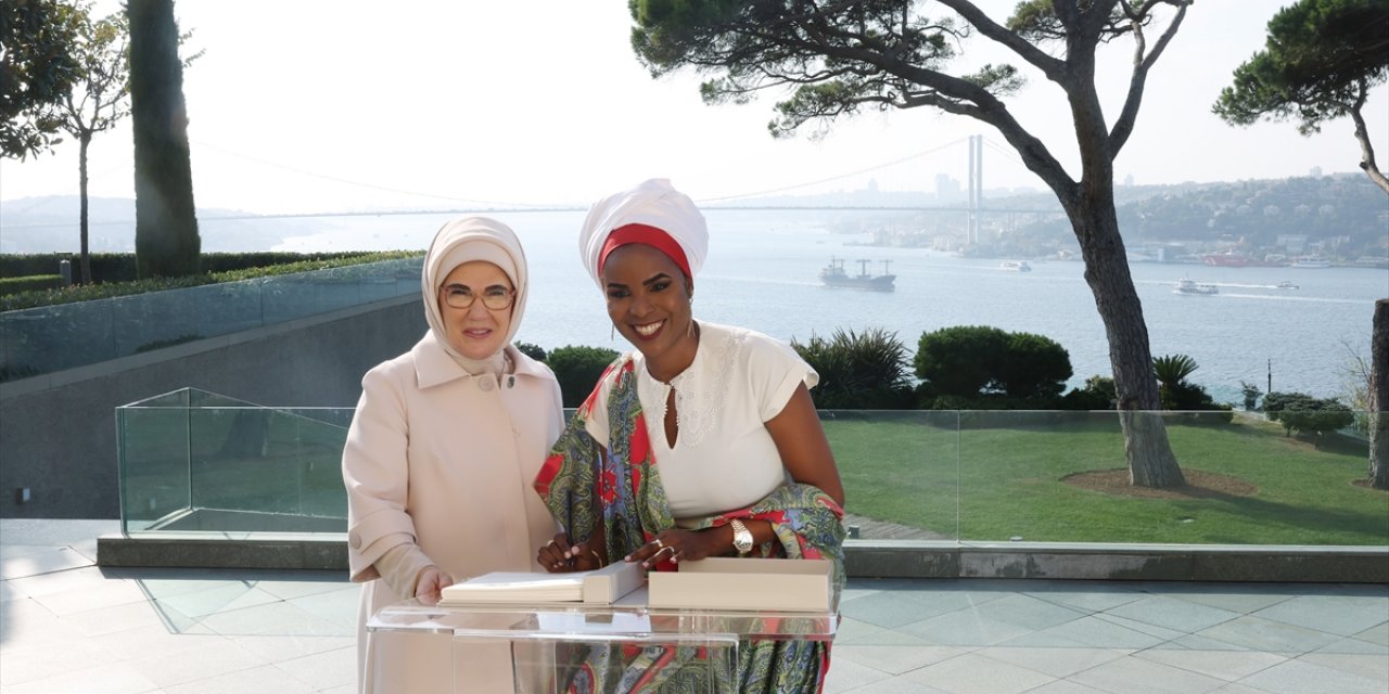 Emine Erdoğan, Burundi Devlet Başkanı'nın eşi Ndayishimiye ile görüştü