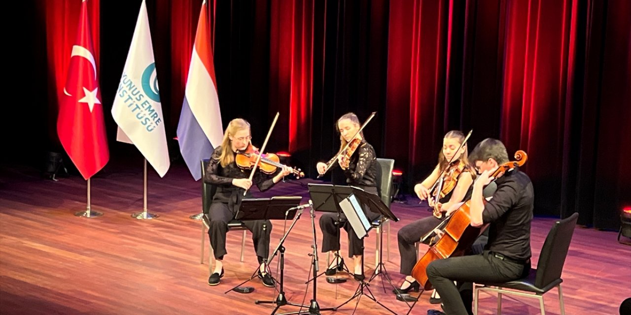 Hollanda'da Cumhuriyet'in 100. yılı konserle kutlandı