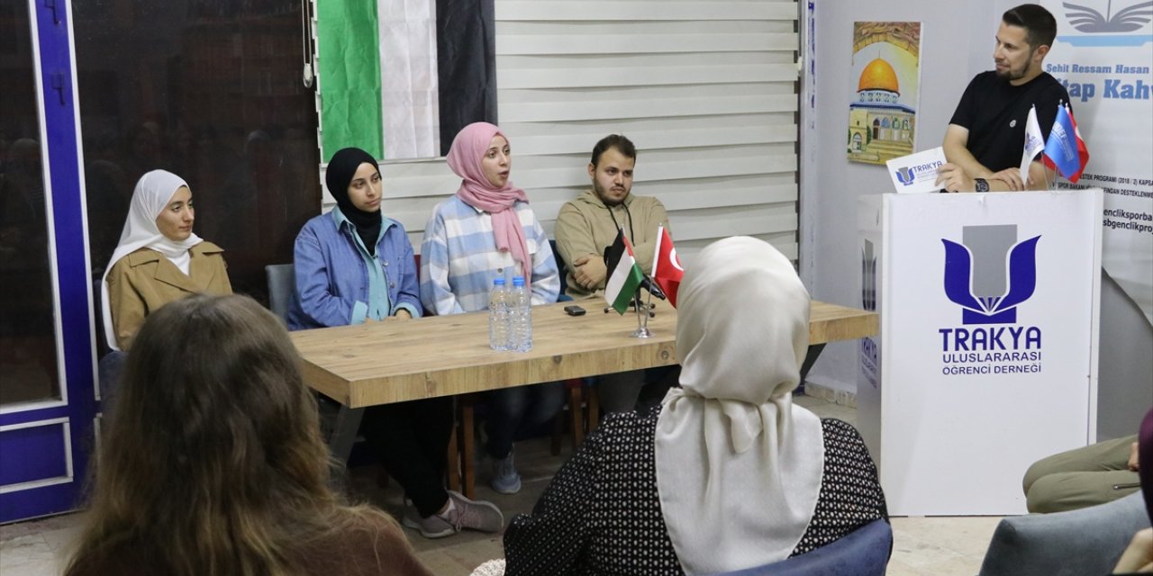 Edirne'de öğrenim gören Filistinli öğrenciler Gazze'deki aileleri için dua ediyor