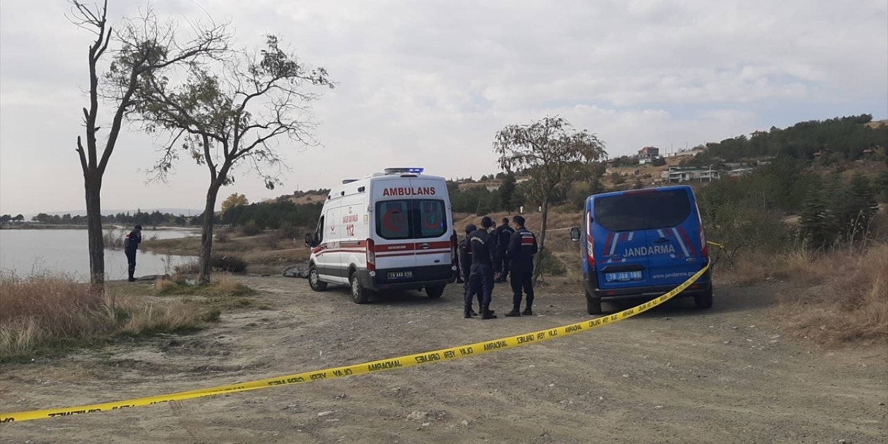 Çorum'da baraj gölüne düşen otomobildeki 1 kişi öldü, 1 kişi yaralandı