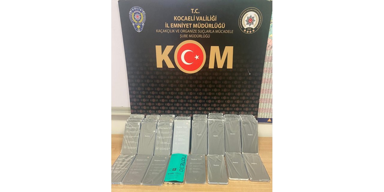 Kocaeli'de kaçak cep telefonu operasyonunda 2 şüpheli yakalandı