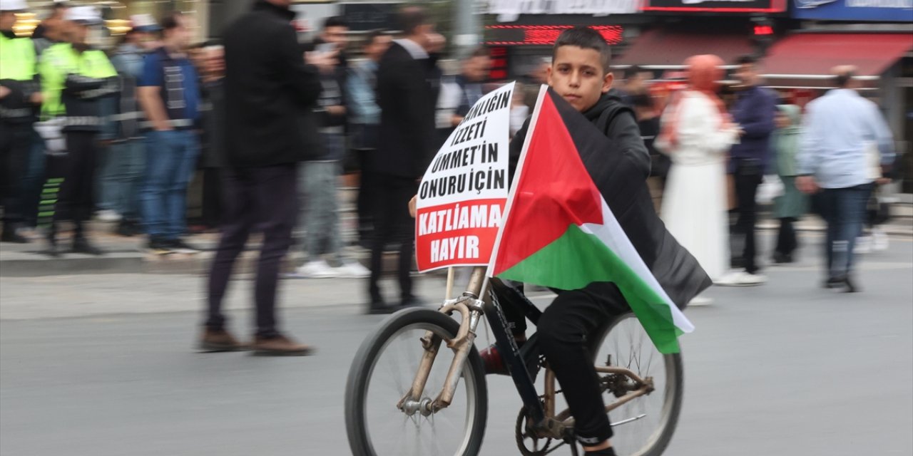 İsrail'in Gazze'ye saldırıları Düzce'de protesto edildi