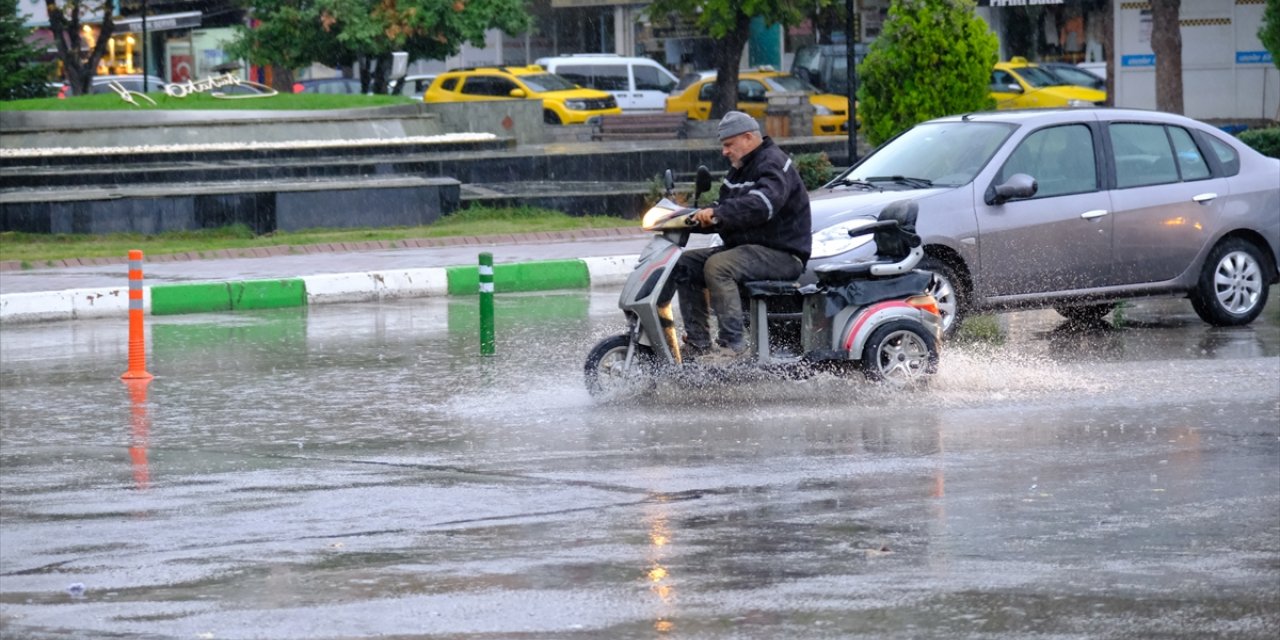 Kırklareli'nde sağanak etkili oluyor