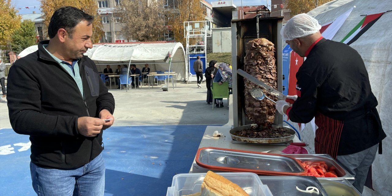 Ardahan'da Gazze'ye destek için kermes düzenlendi