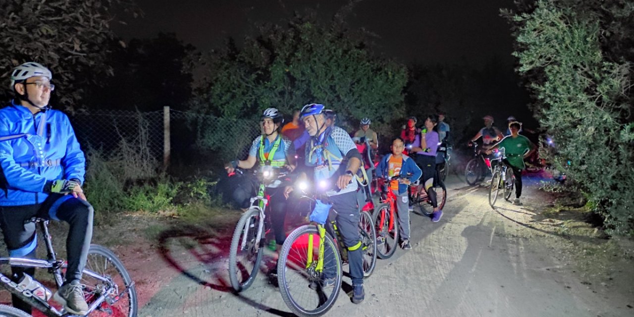 Hatay'da bisikletliler narenciye tüketimi için pedal çevirdi