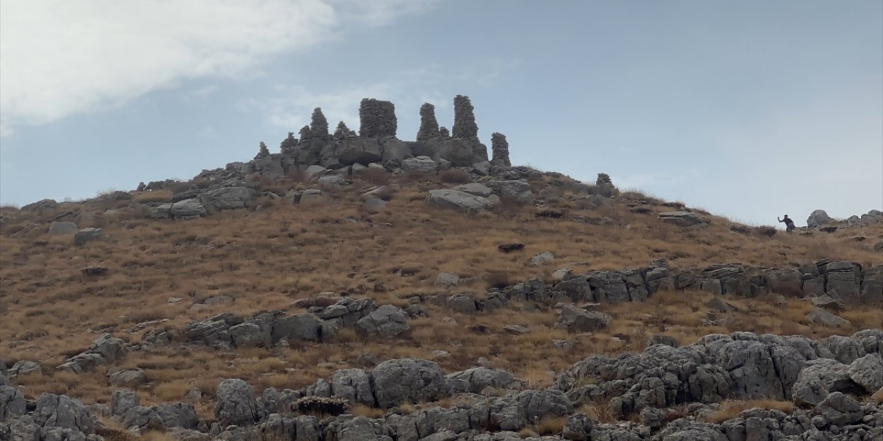 Adıyaman'da ot toplamaya giden köylüler "obo" buldu