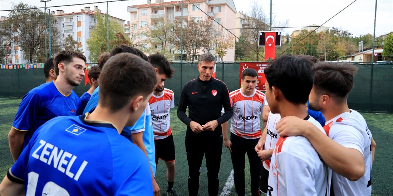 Edirne'de uluslararası öğrencilerin futbol turnuvasını Kosovalı öğrencilerin takımı kazandı