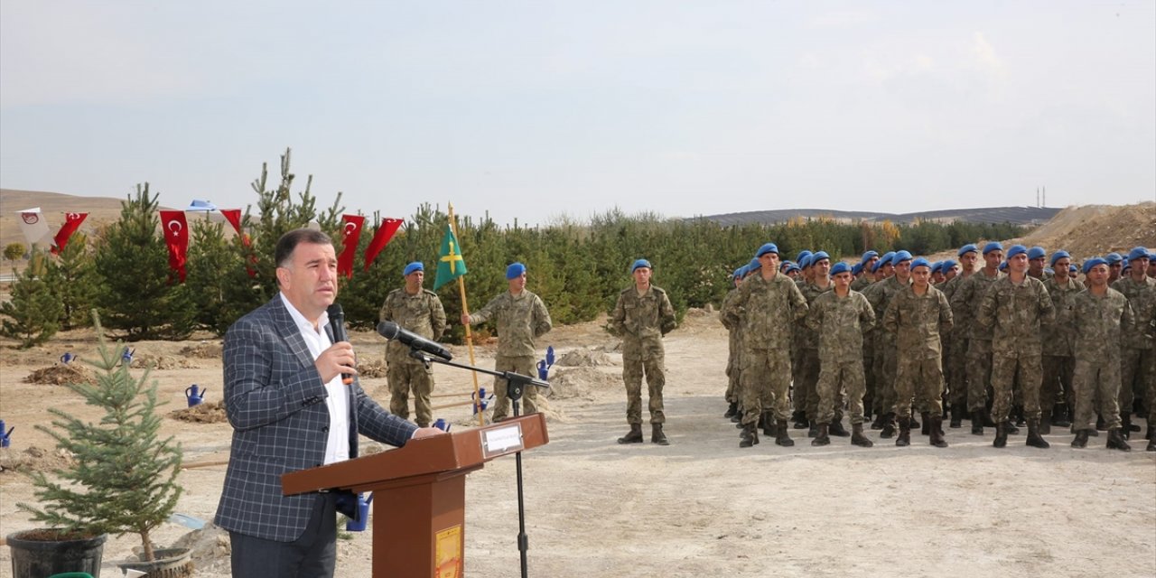 Bayburt'ta "Türkiye Yüzyılı Mehmetçik Hatıra Ormanı" oluşturuldu