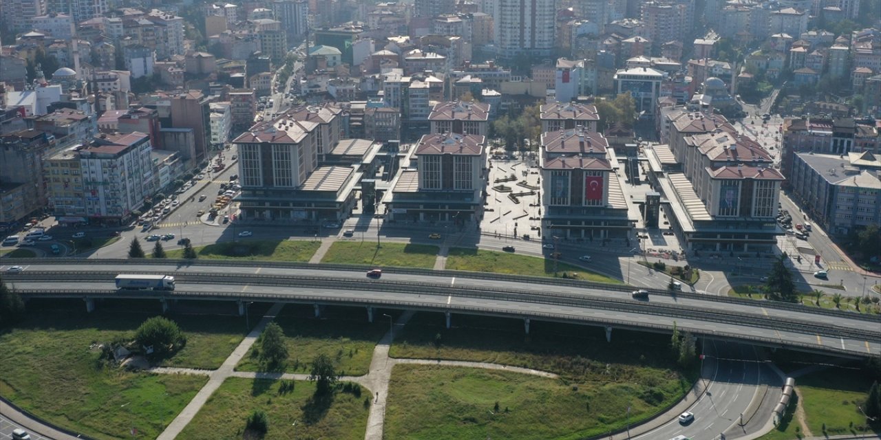 Rize'de 404 ofis ve 215 dükkan hak sahiplerine teslim edilecek