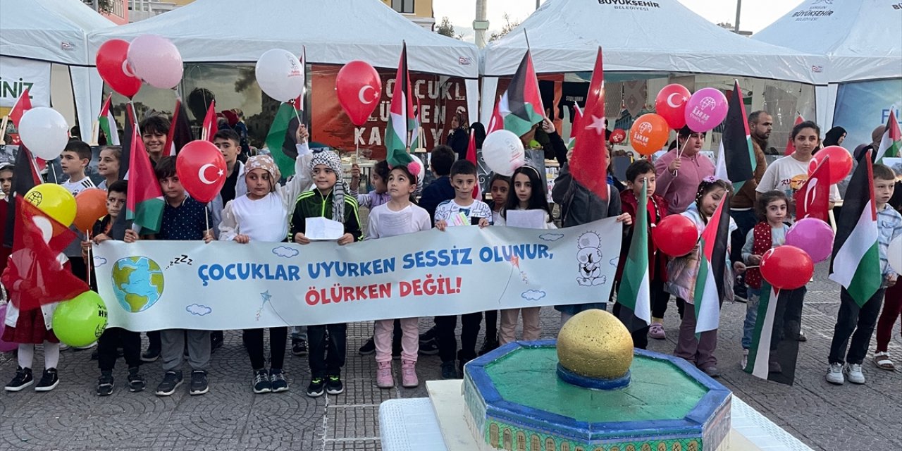 Samsun'da "çocuklar" İsrail'in Gazze'ye saldırılarını protesto etti