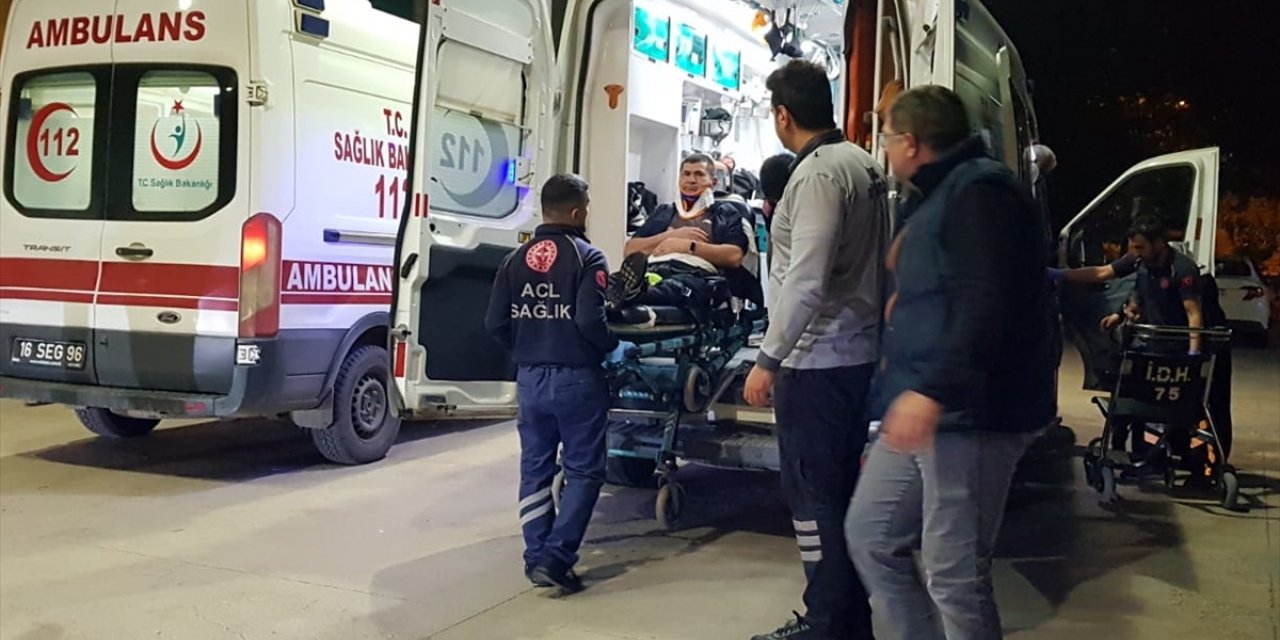 Bursa'da otomobillerin çarpıştığı kazada 1 kişi öldü, 6 kişi yaralandı