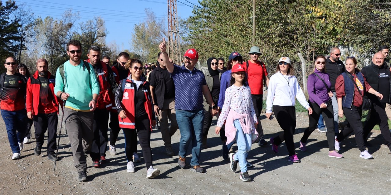 Iğdır'da "Türkiye Yüzyılı" sonbahar doğa yürüyüşü yapıldı