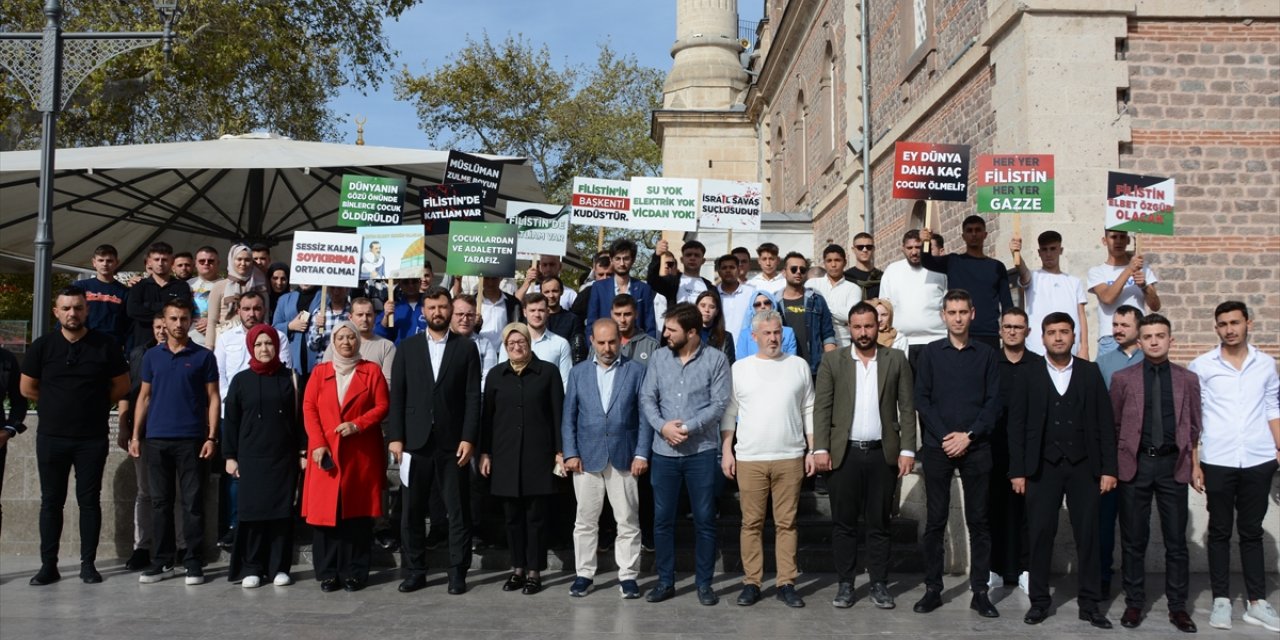 Balıkesir'de AK Parti'li gençler İsrail'i protesto etti