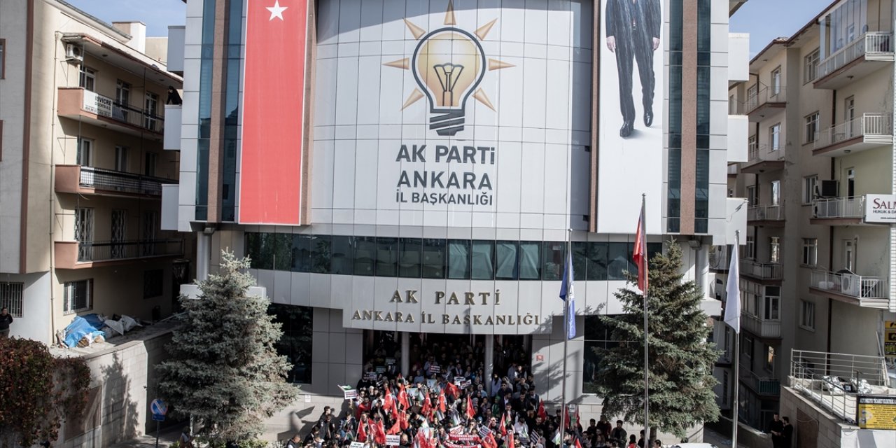 AK Parti Gençlik Kolları Gazze için 81 ilde eş zamanlı "SayStop" yürüyüşü düzenledi