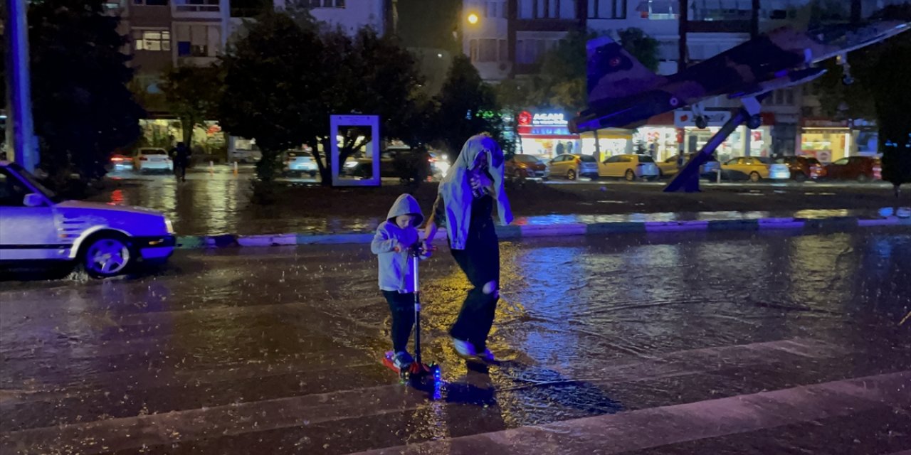 Kırklareli'nde şiddetli sağanak etkili oldu