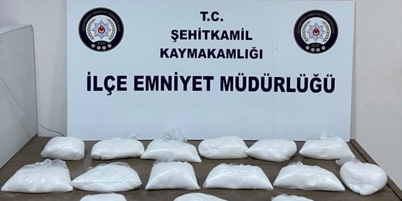 Gaziantep'te 14 kilo 950 gram metamfetamin ele geçirildi