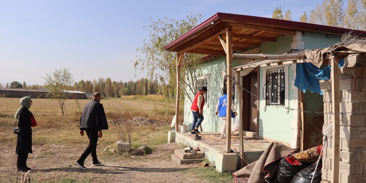 Iğdır'da "Sevgi ve Merhamet Timleri" yaşlıların yardımına koşuyor