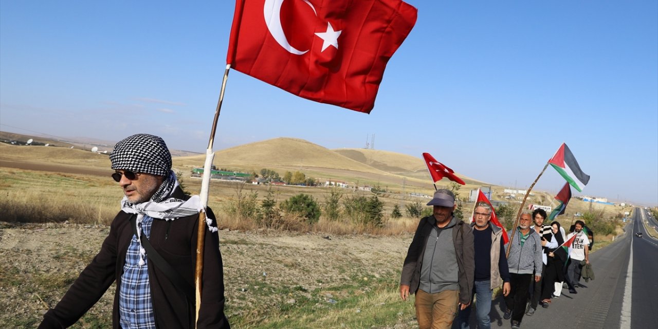 İstanbul'dan Gazze'ye başlatılan "Hürlerin Yürüyüşü" devam ediyor