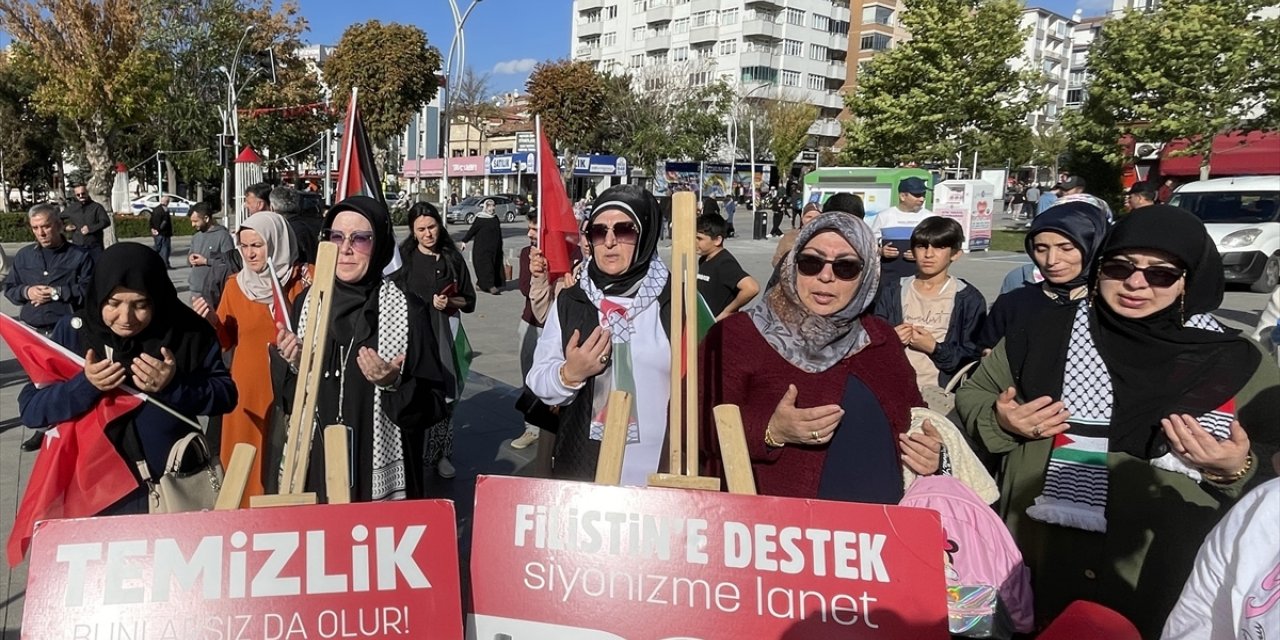 Çorum'da anneler İsrail'in Gazze'ye saldırılarını protesto etti