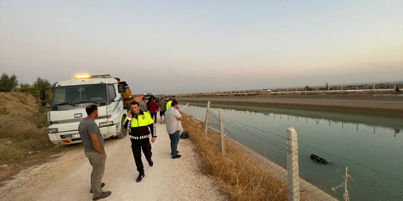 Şanlıurfa'da sulama kanalına devrilen traktördeki 1 kişi öldü, 1 kişi yaralandı