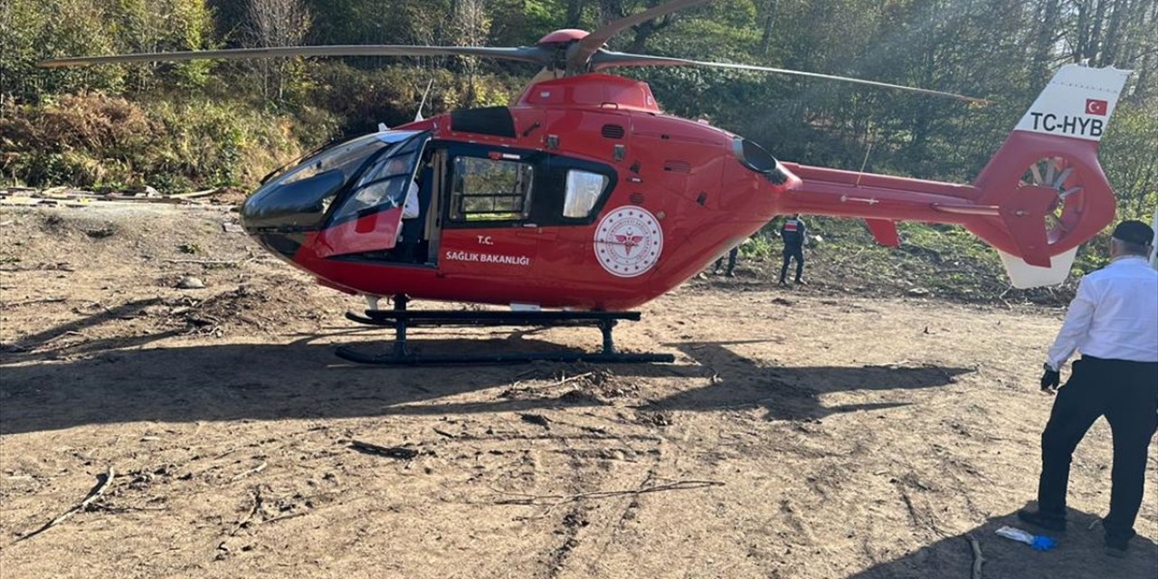 Samsun'da hava ambulansı kestane toplarken uçuruma düşerek yaralanan kişi için havalandı