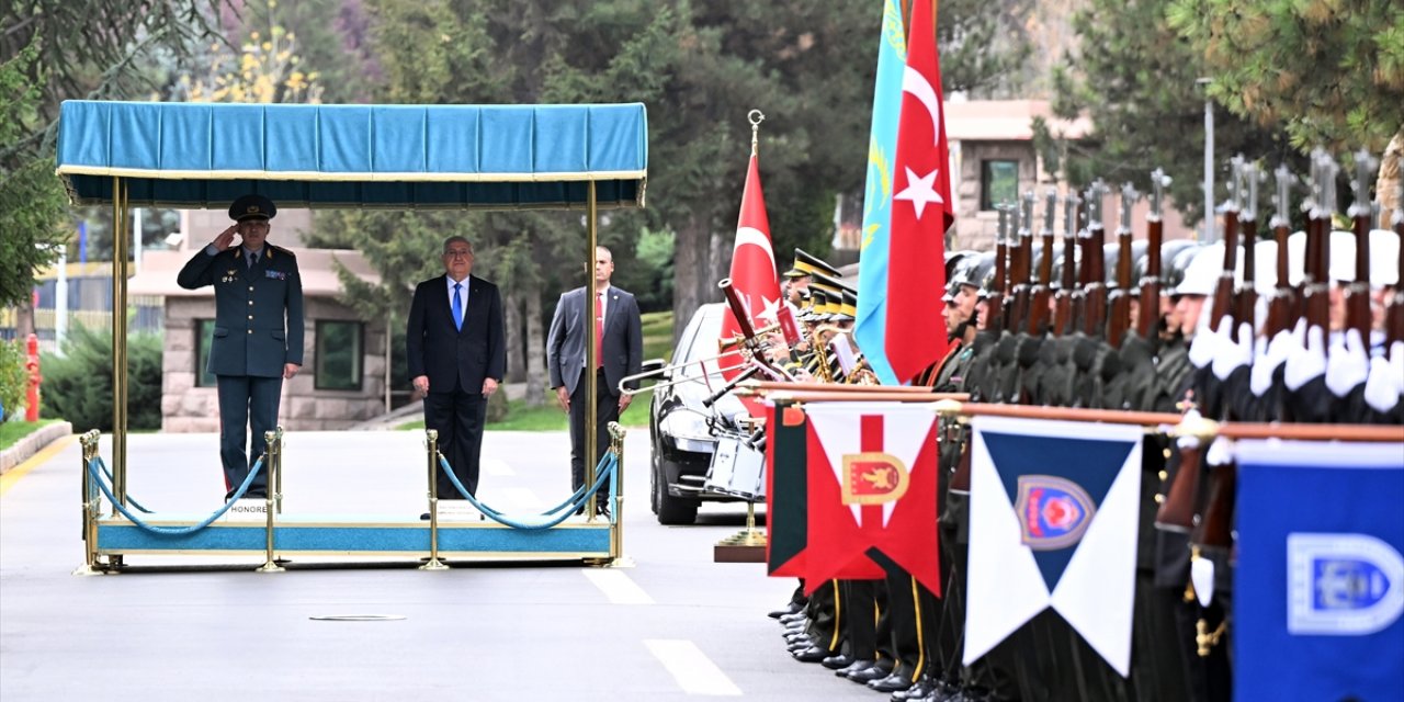 Milli Savunma Bakanı Güler, Kazak mevkidaşı Jaksilikov ile görüştü