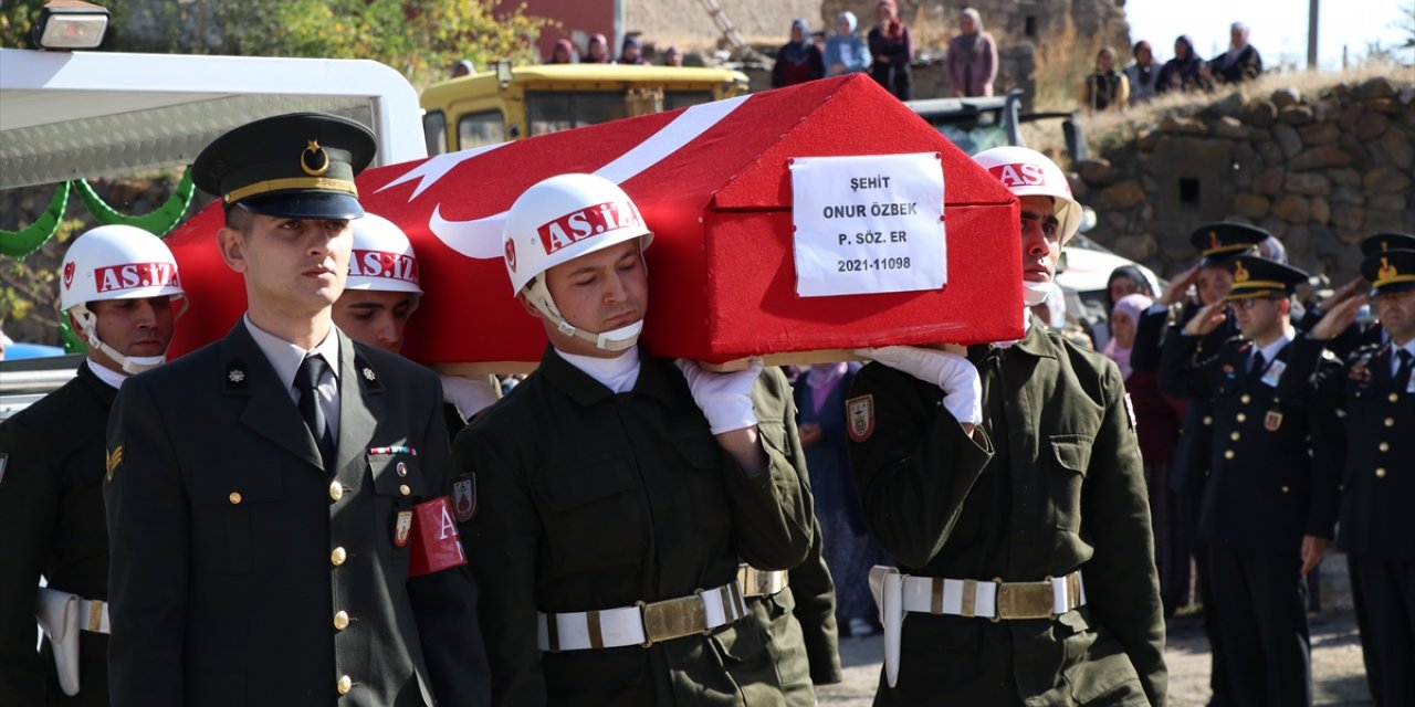 Şehit Piyade Sözleşmeli Er Onur Özbek, Niğde'de son yolculuğuna uğurlandı