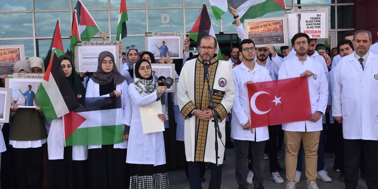 Afyonkarahisar'da üniversite öğrencileri İsrail'in Gazze'ye saldırılarını protesto etti